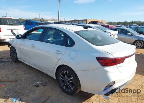 2023 Kia Forte Lxs z USA, uszkodzony, nr VIN 3KPF24ADXPE585717